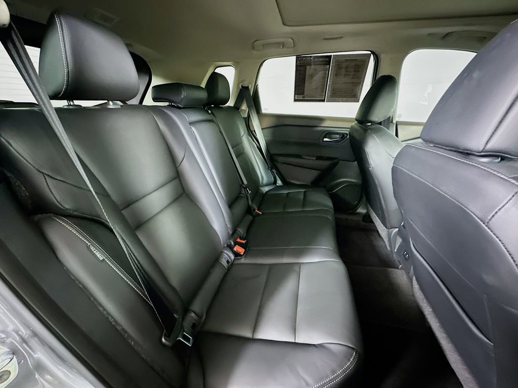 Used 2023 Nissan Rogue SL image 11