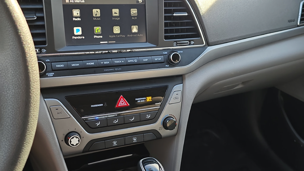 Used 2018 Hyundai Elantra SEL FWD image 21