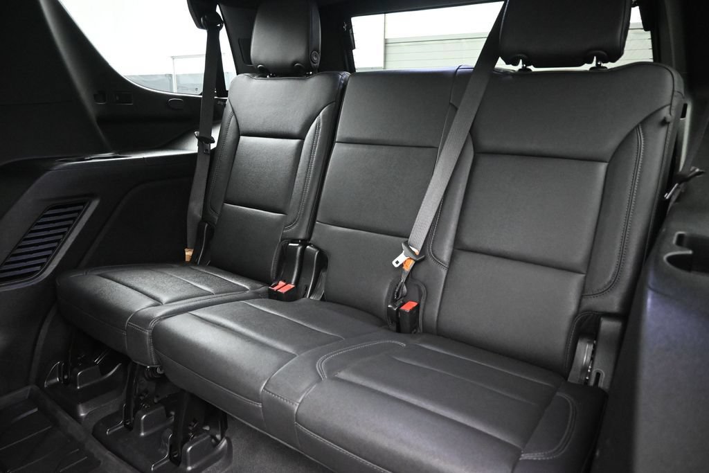 Used 2022 Chevrolet Tahoe Z71 w/ Luxury Package AWD/4WD image 24