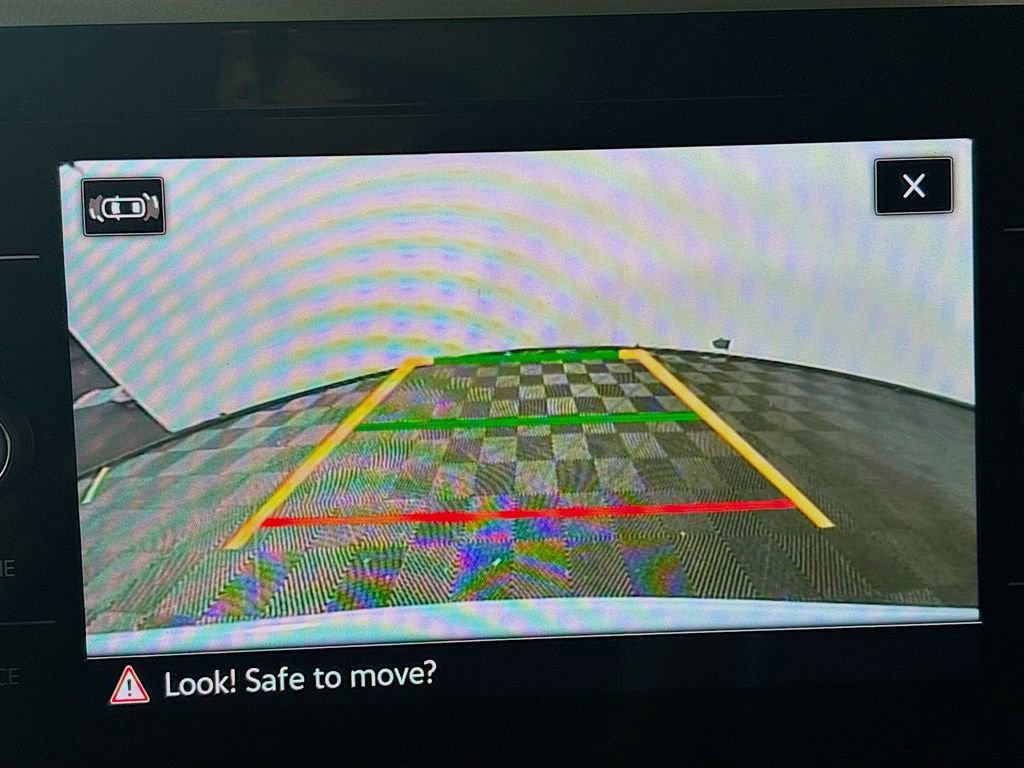 New 2025 Volkswagen Taos SE image 16