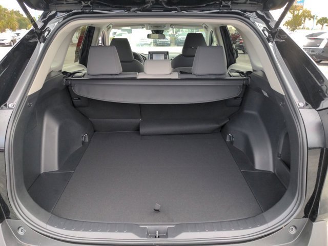 Used 2021 Toyota RAV4 XLE image 13