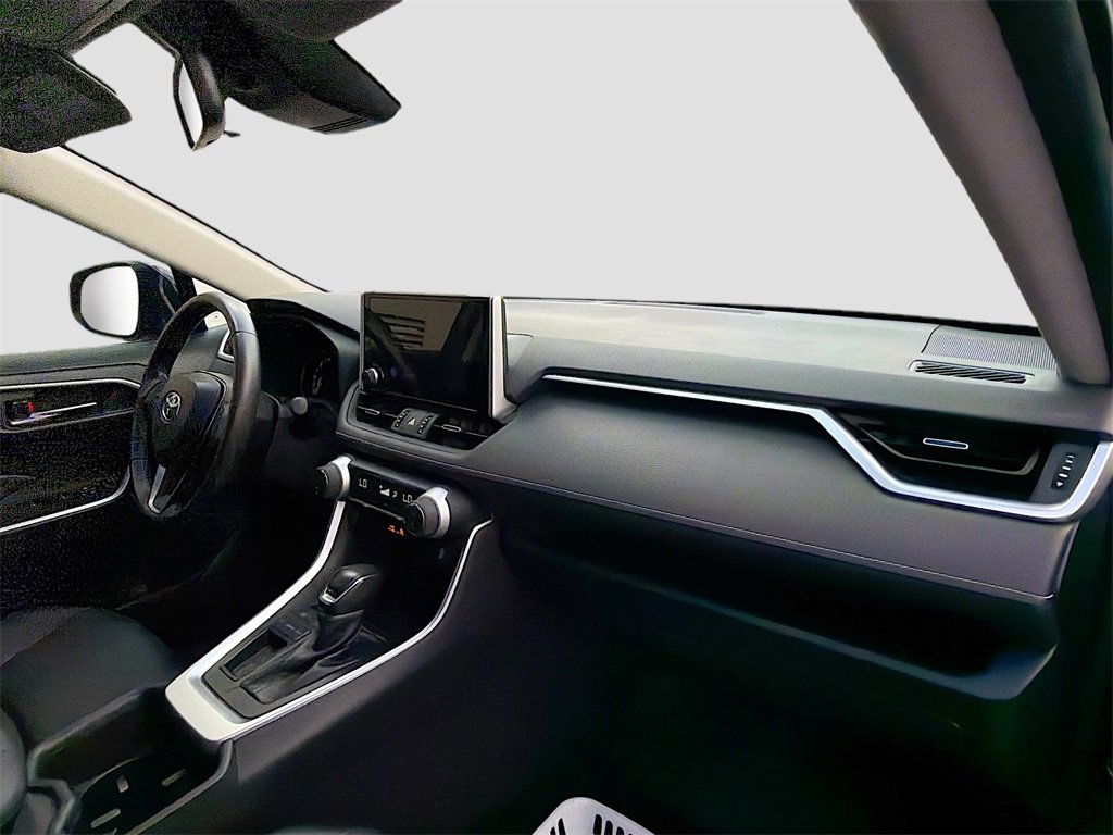 Used 2023 Toyota RAV4 XLE Premium image 29