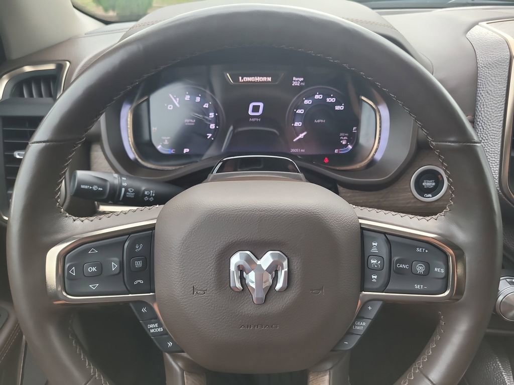 Used 2025 RAM 1500 Limited AWD/4WD image 33