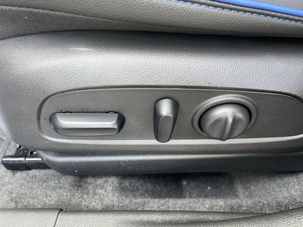 Used 2025 Buick Envista Sport Touring w/ Convenience I Package FWD image 12