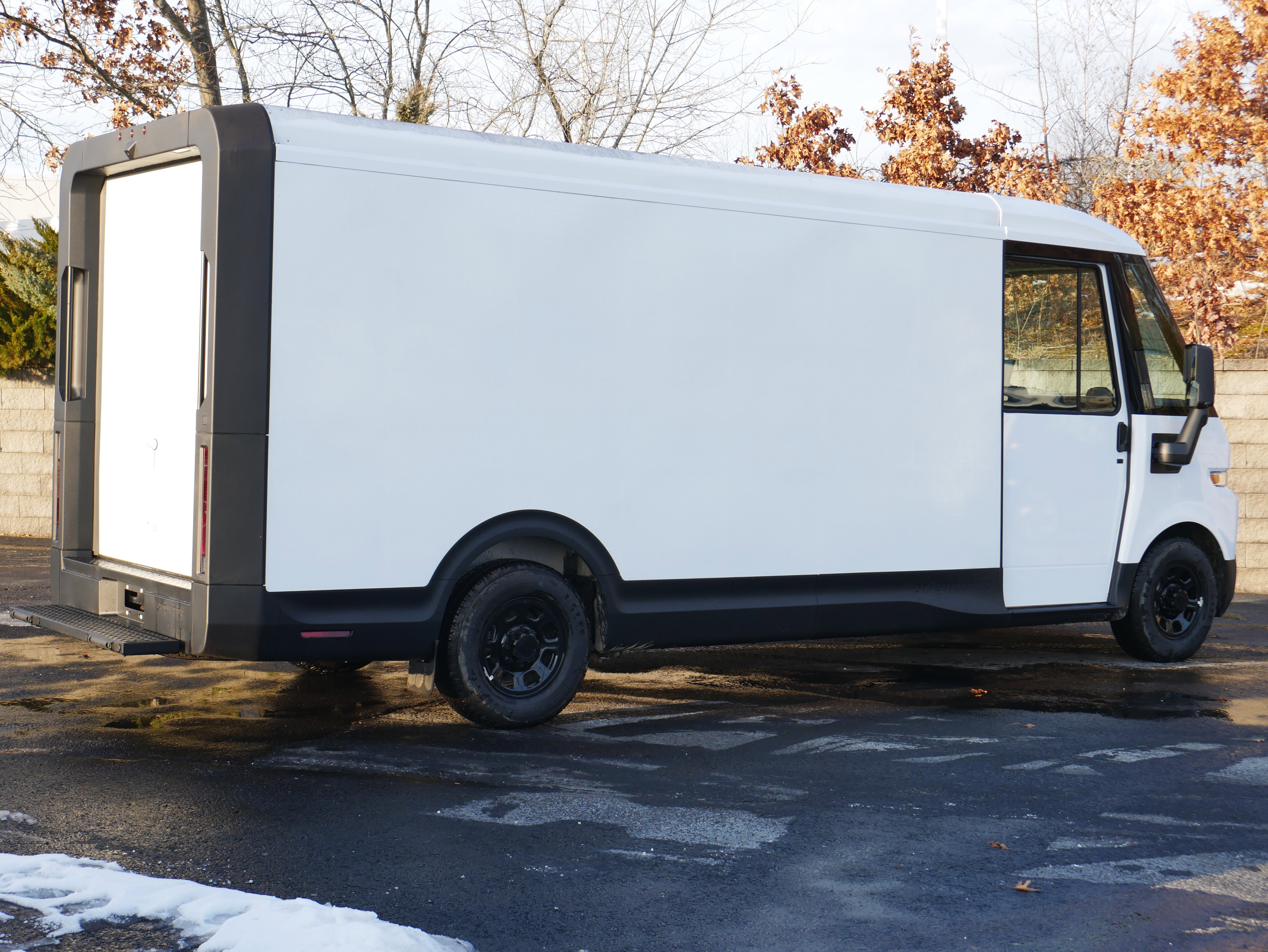 New 2025 Chevrolet Brightdrop 600 w/ Power Door Package image 10