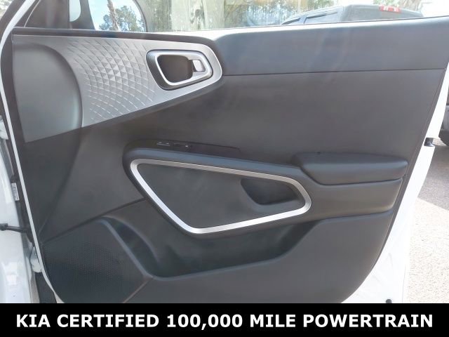 Certified 2025 Kia Soul LX image 23