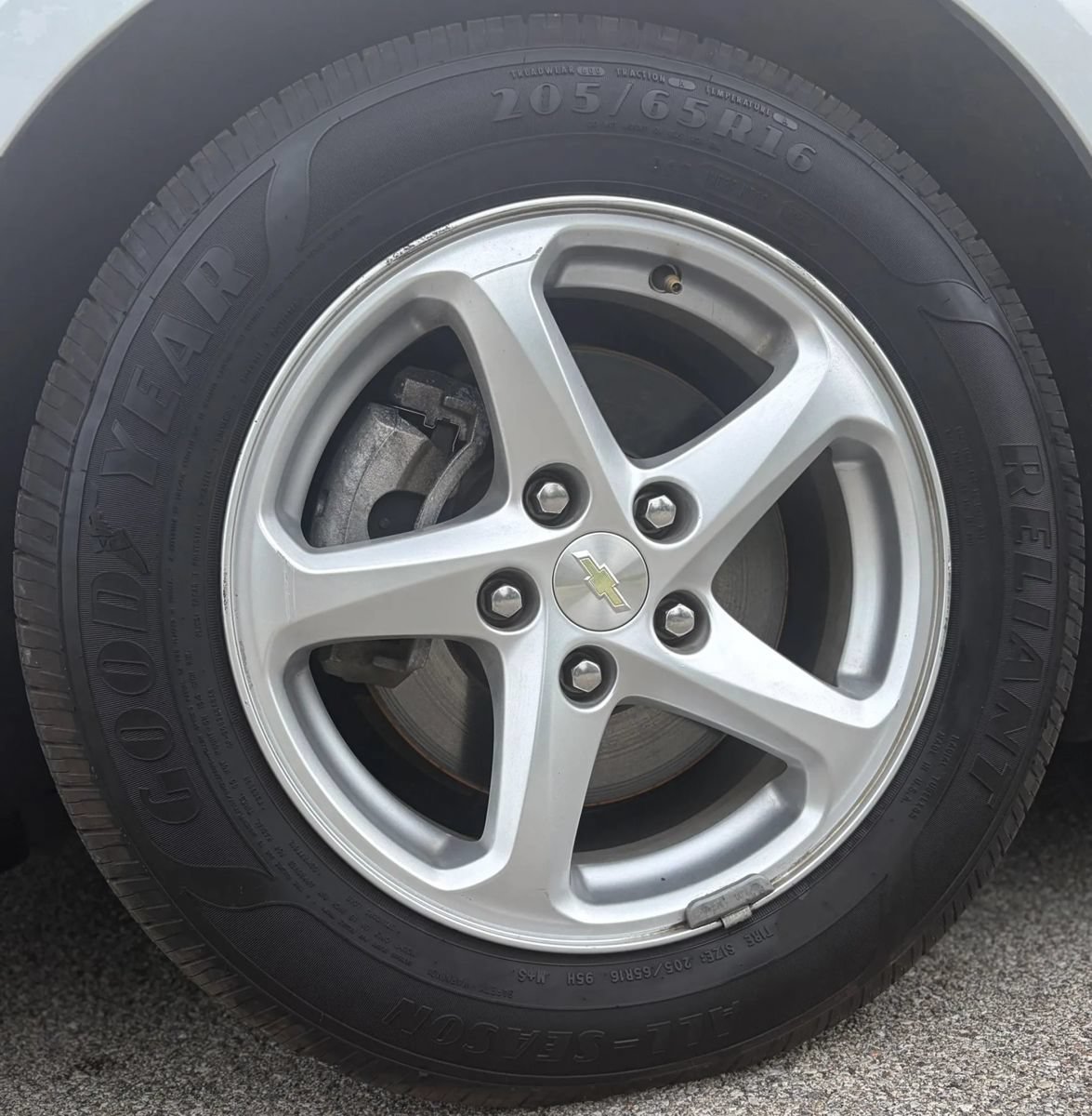 Used 2017 Chevrolet Malibu LS FWD image 9