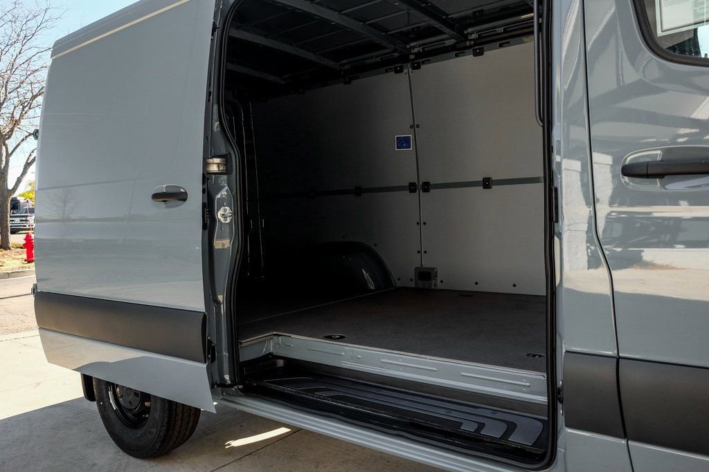 Used 2026 Mercedes-Benz Sprinter 2500 image 10