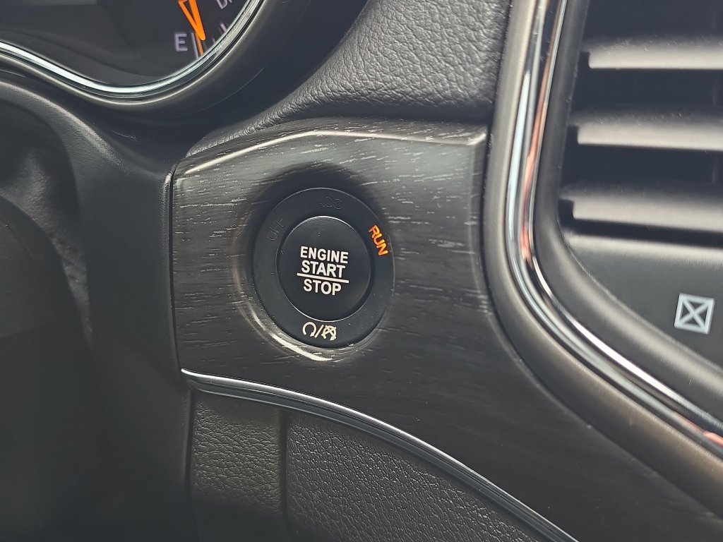 Used 2018 Jeep Grand Cherokee Limited AWD/4WD image 29