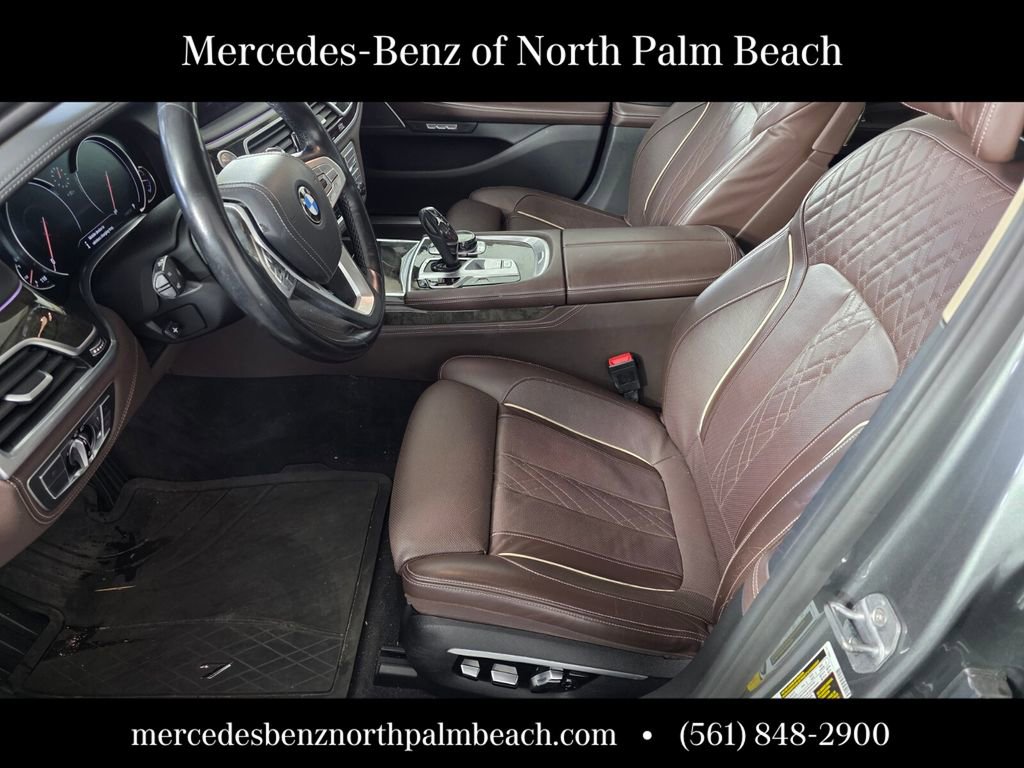 Used 2017 BMW 740i xDrive image 9