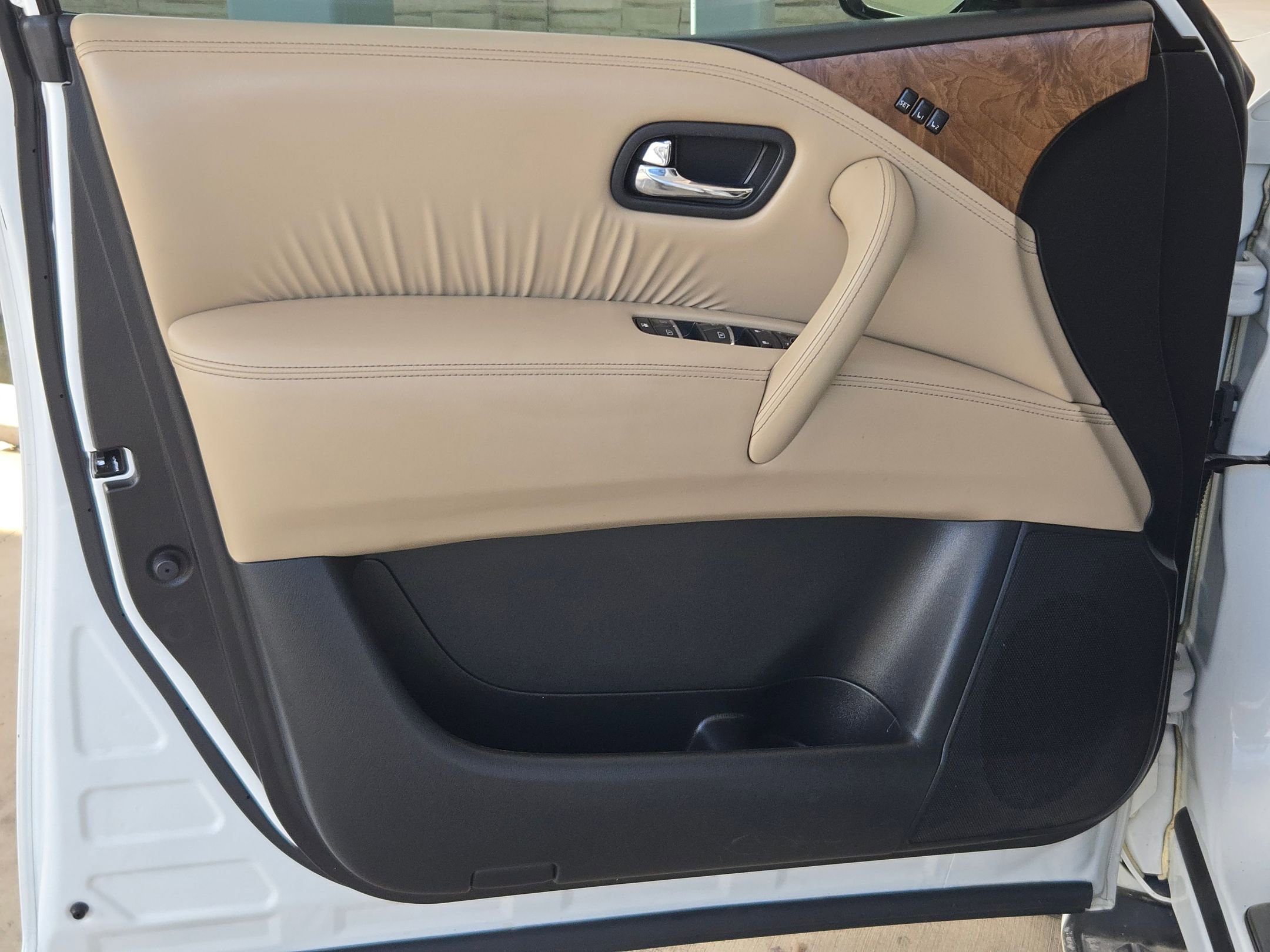 Used 2023 Nissan Armada SL w/ Cargo Package image 12