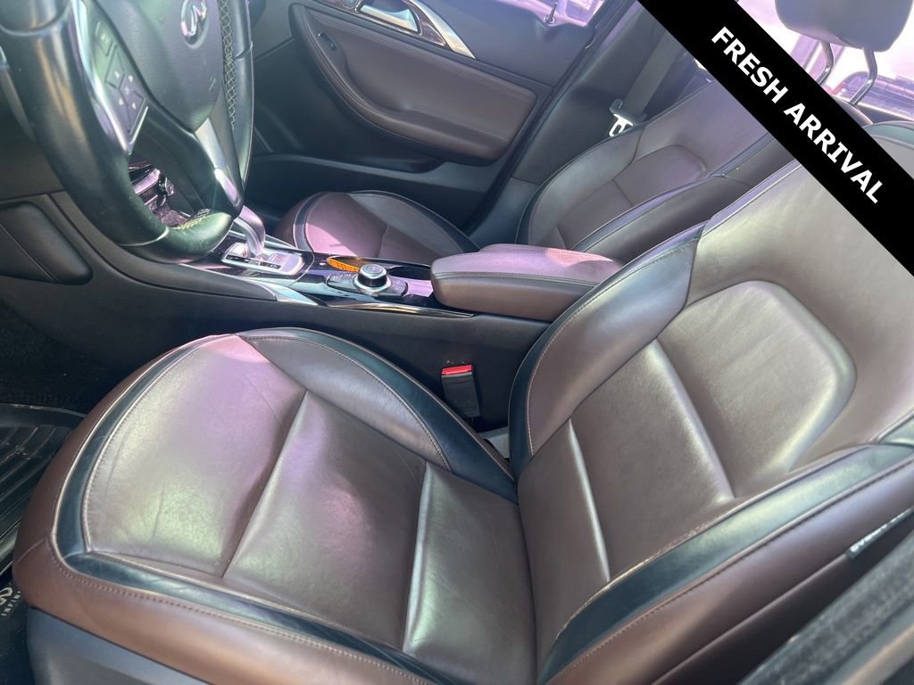 Used 2017 INFINITI QX30 Premium w/ Navigation Package image 13