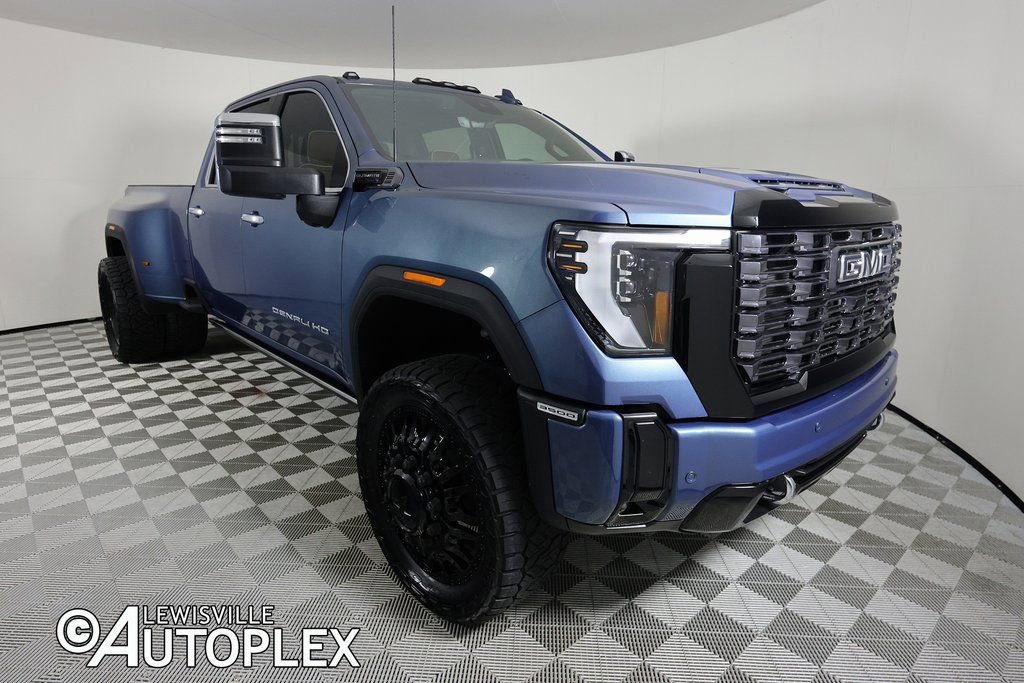 Used 2025 GMC Sierra 3500 Denali Ultimate AWD/4WD image 3