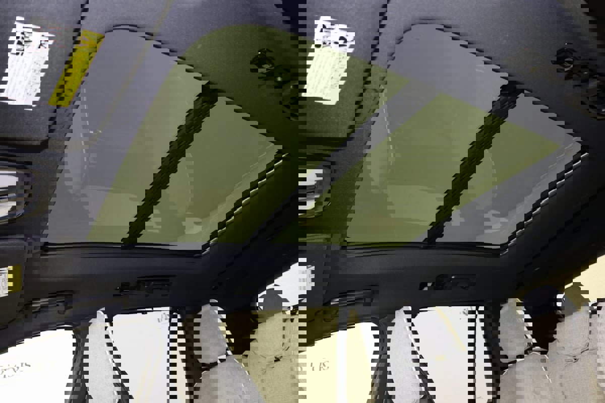 Used 2023 Volvo XC90 T8 Ultimate image 14