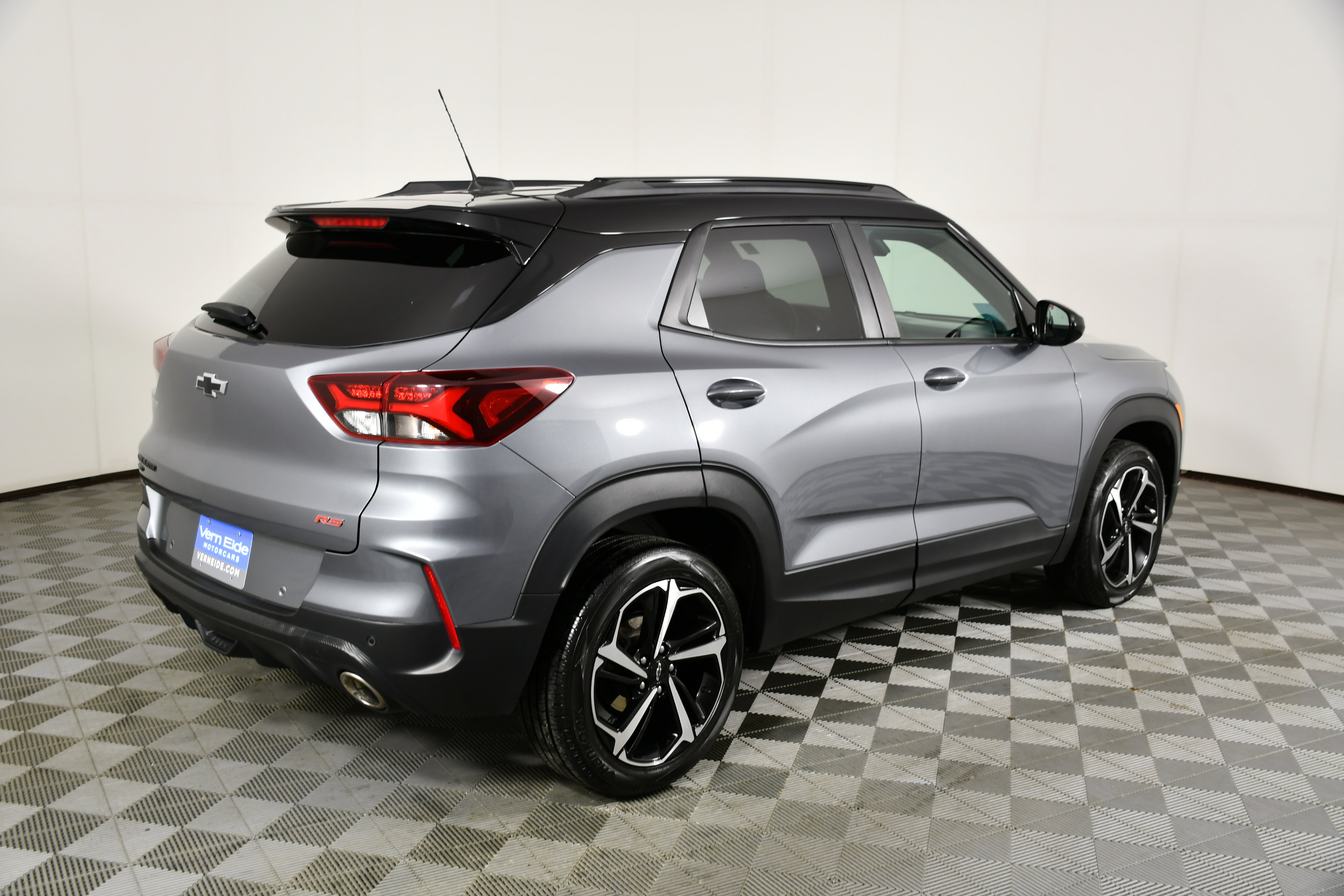 Used 2021 Chevrolet TrailBlazer RS w/ Sun and Liftgate Package image 6