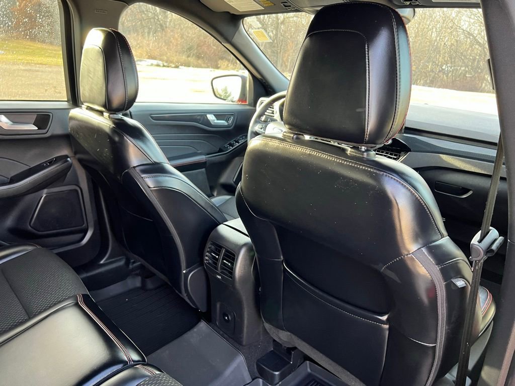 Used 2025 Ford Escape ST-Line image 15