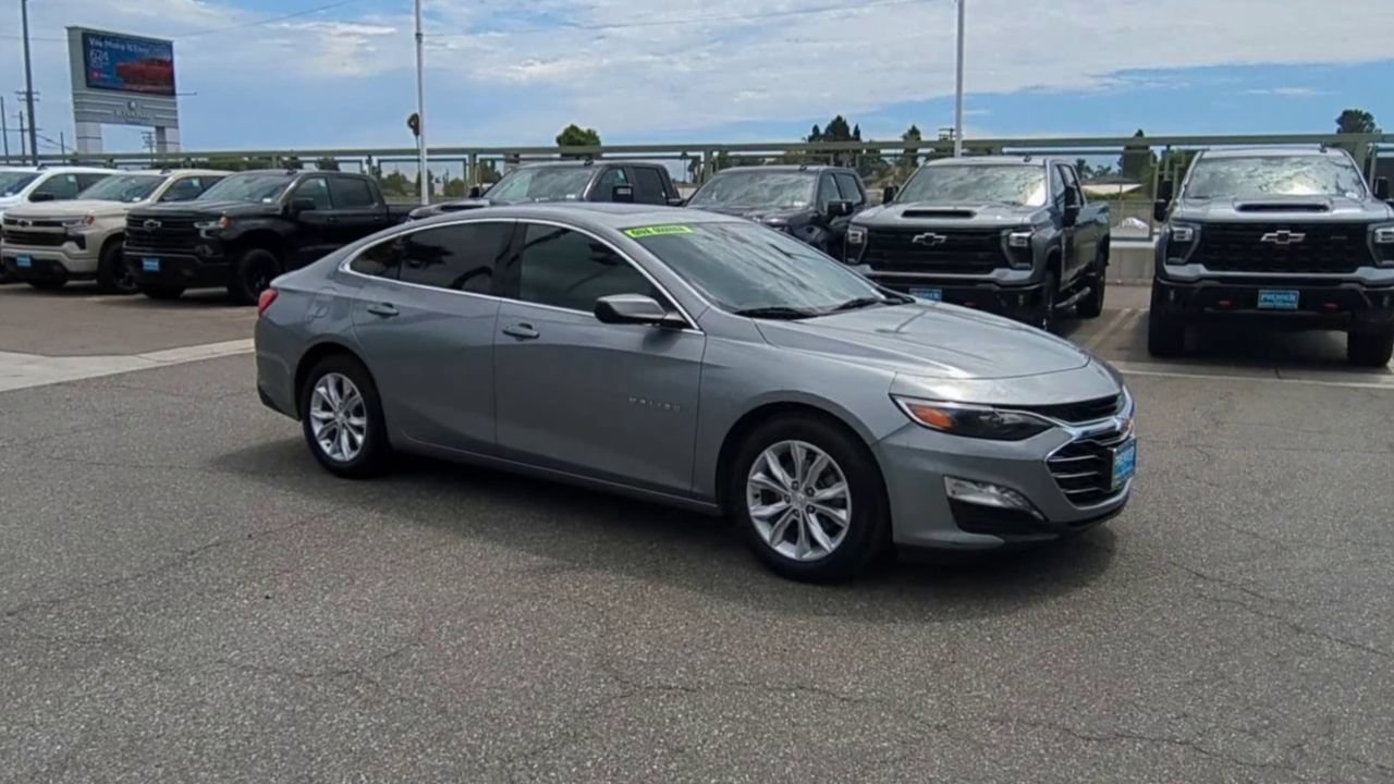 Used 2023 Chevrolet Malibu LT FWD image 2