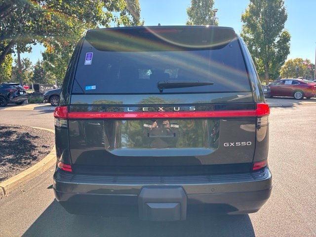 Used 2024 Lexus GX 550 w/ Accessory Package (Z1) AWD/4WD image 7