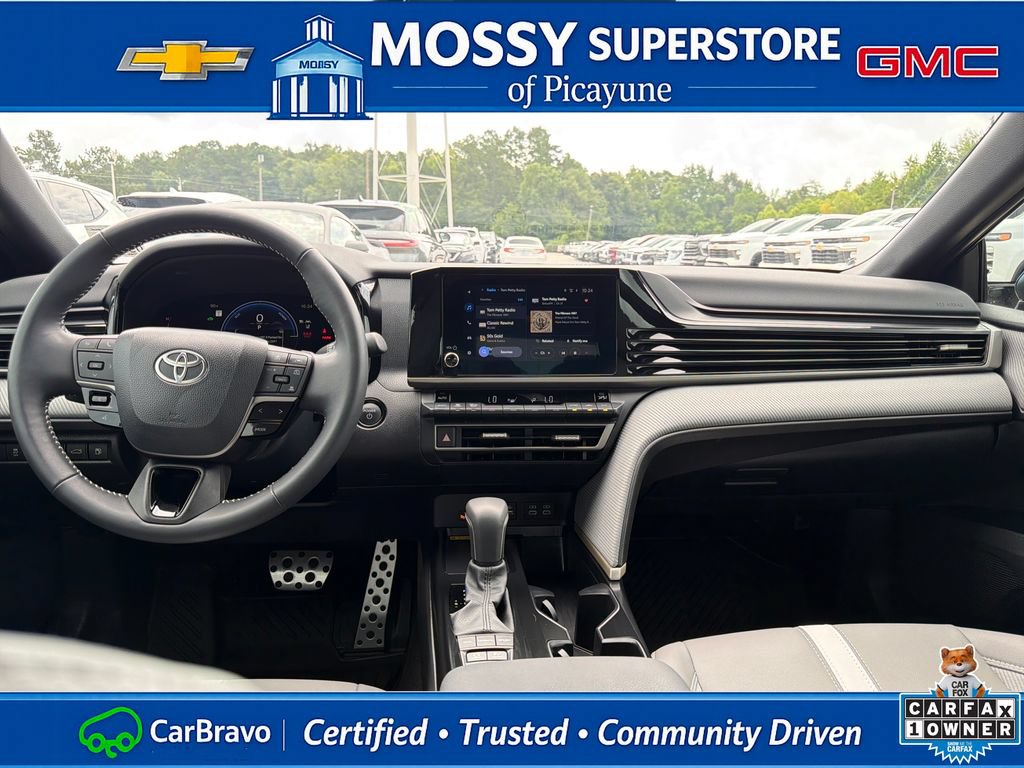 Used 2025 Toyota Camry SE w/ Convenience Package FWD image 17