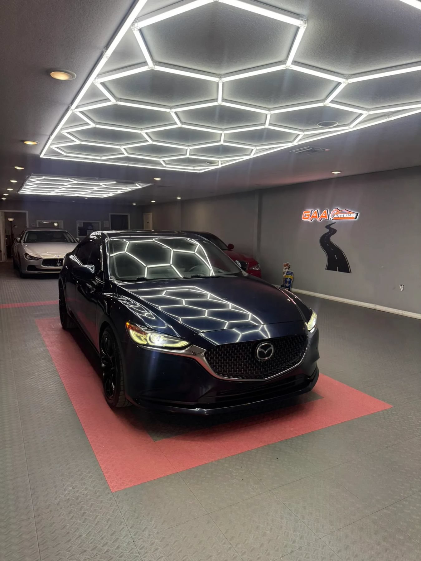 Used 2018 MAZDA MAZDA6 Signature FWD image 1