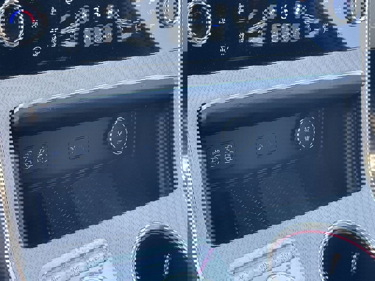 Used 2025 Genesis GV80 3.5T Prestige image 28