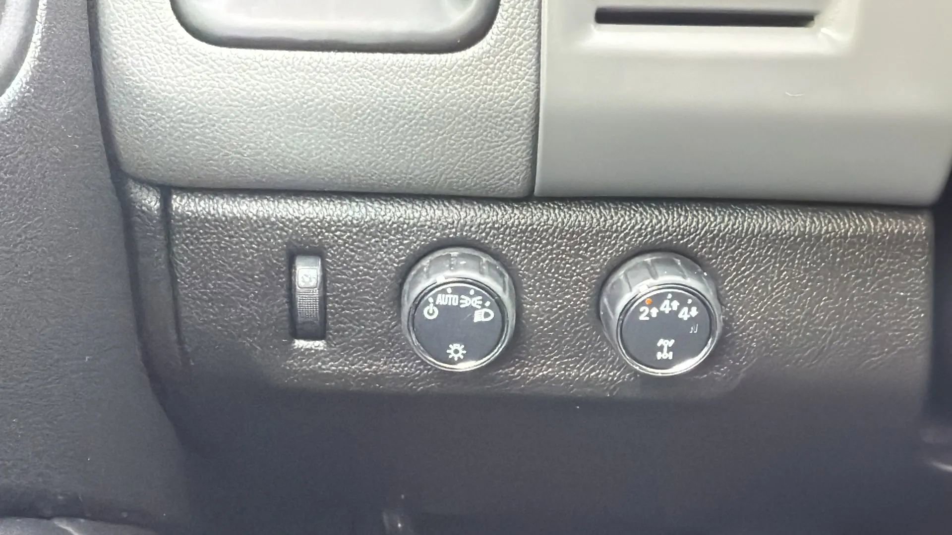 Used 2021 Chevrolet Colorado W/T w/ Custom Special Edition image 14