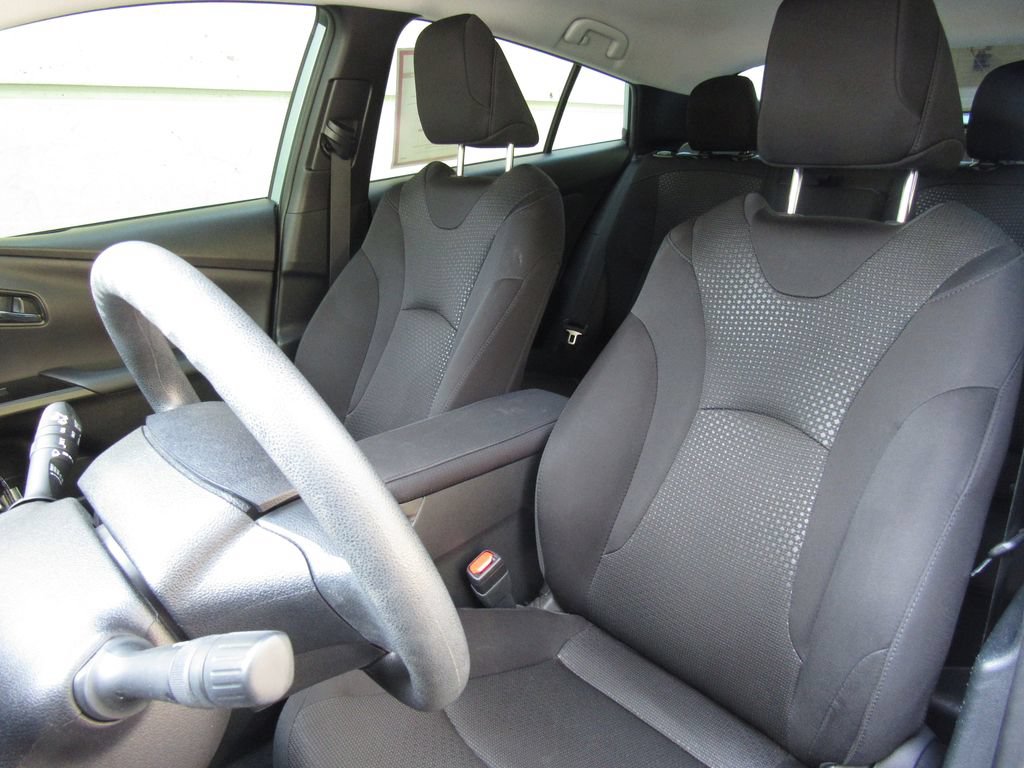 Certified 2022 Toyota Prius LE AWD/4WD image 12