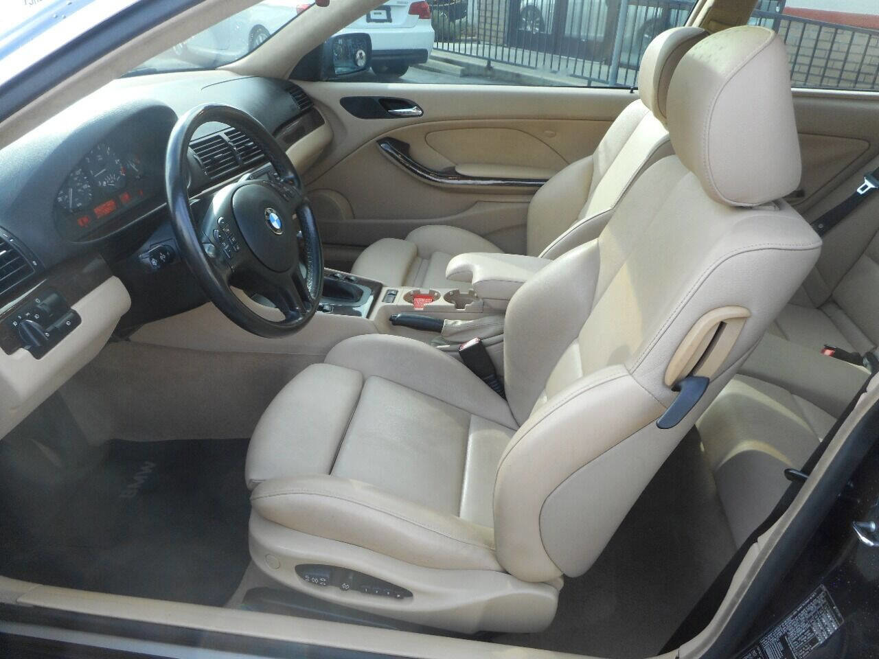 Used 2004 BMW 325Ci Coupe image 9