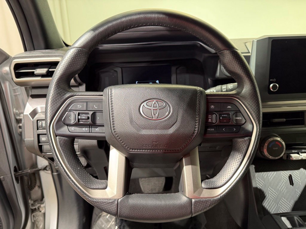 Certified 2025 Toyota 4Runner SR5 AWD/4WD image 23