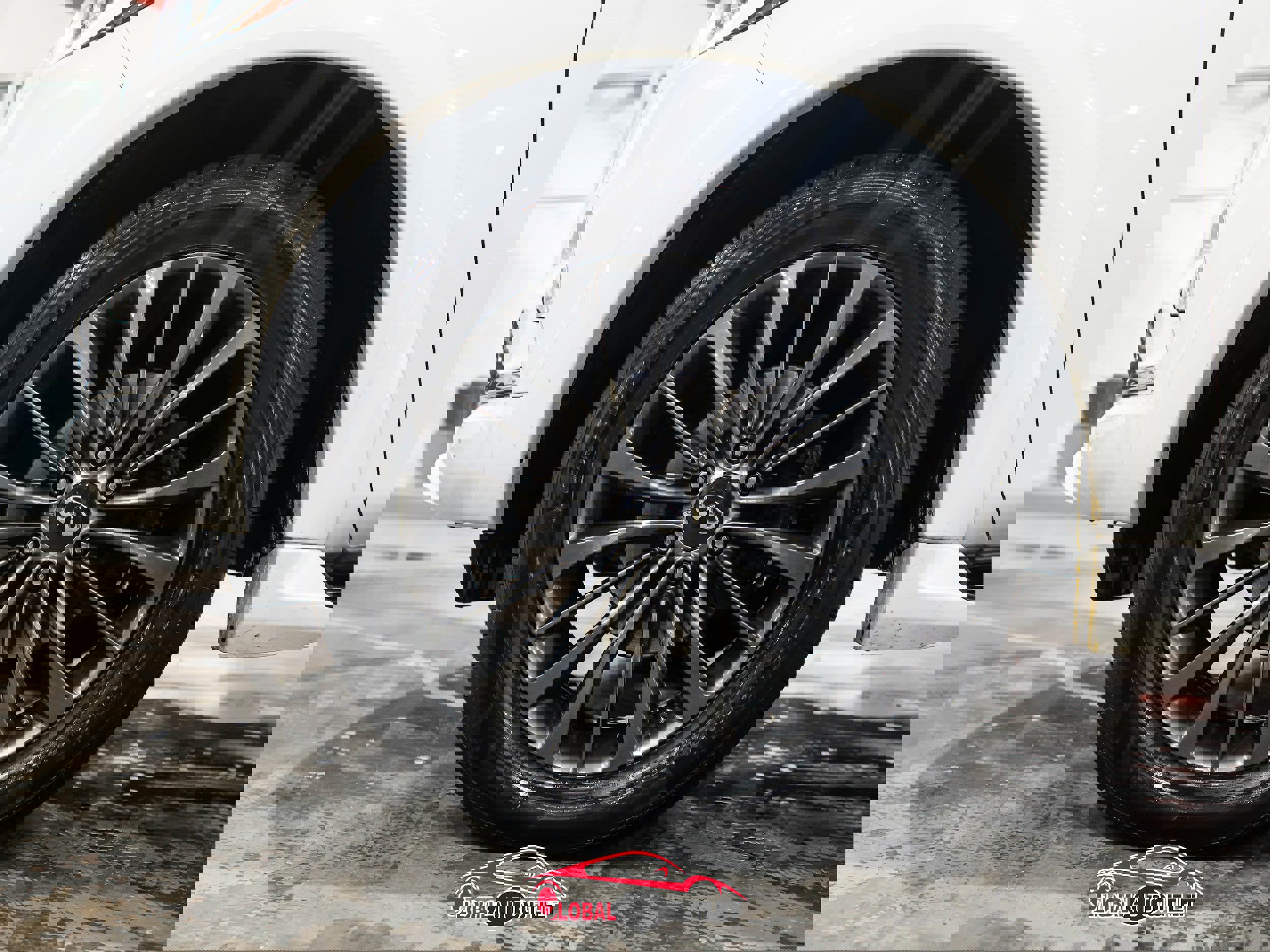 Used 2021 INFINITI QX80 Premium Select w/ All-Season Package image 9