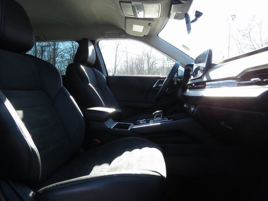 Used 2023 Mitsubishi Outlander SE image 13