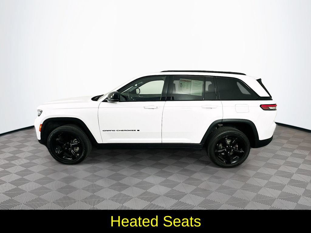 Used 2023 Jeep Grand Cherokee Altitude AWD/4WD image 6