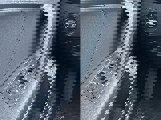 Used 2019 Volkswagen Tiguan SEL Premium image 41