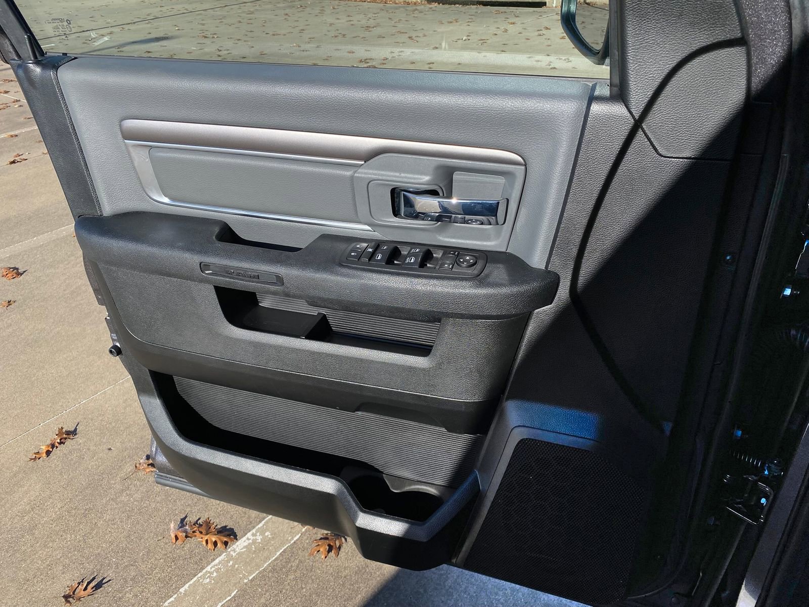 Used 2023 RAM 1500 Classic SLT image 26