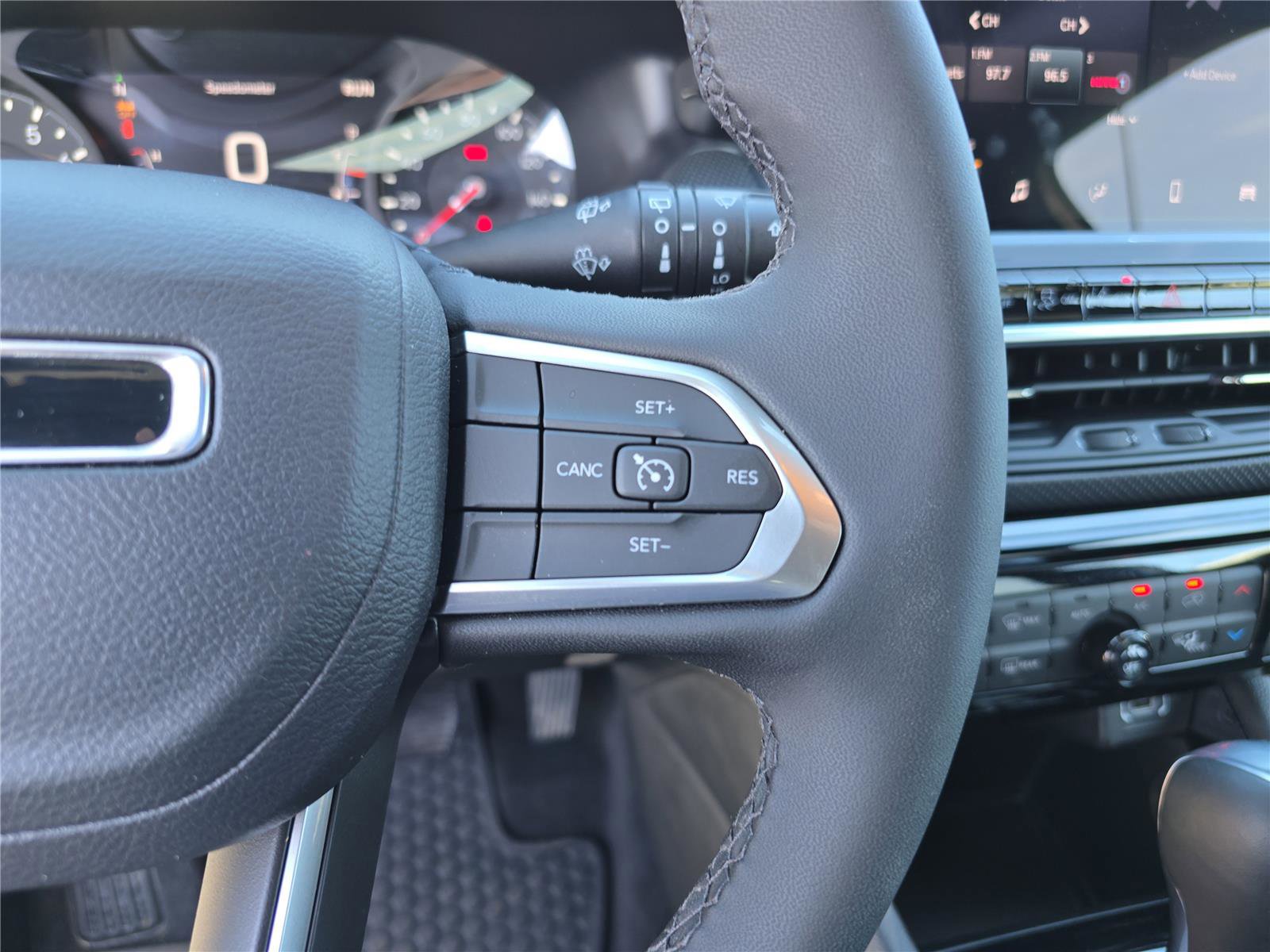 New 2026 Jeep Compass Latitude image 32