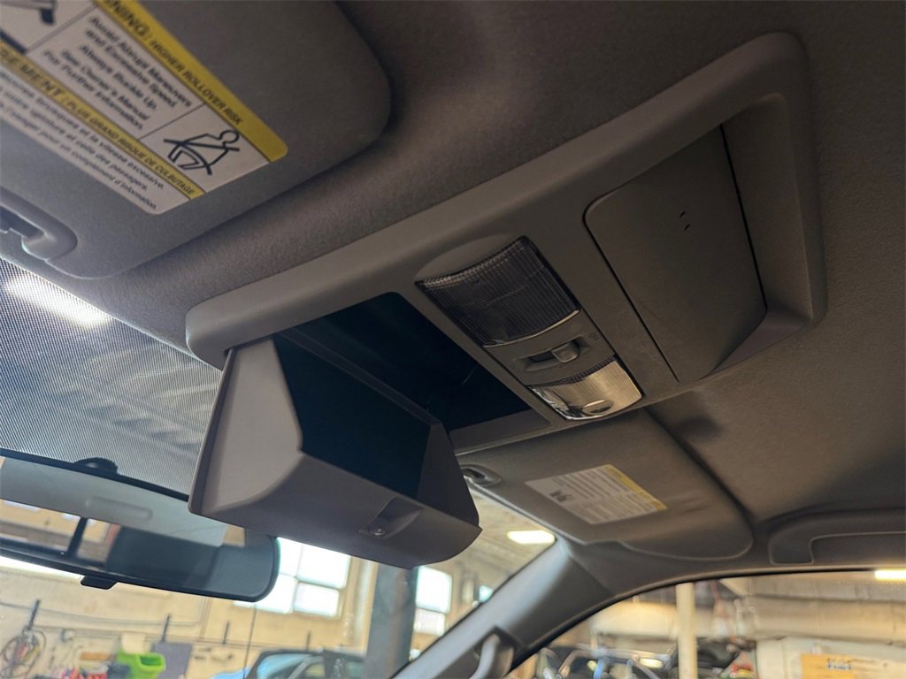 Used 2015 Nissan Frontier SV image 18