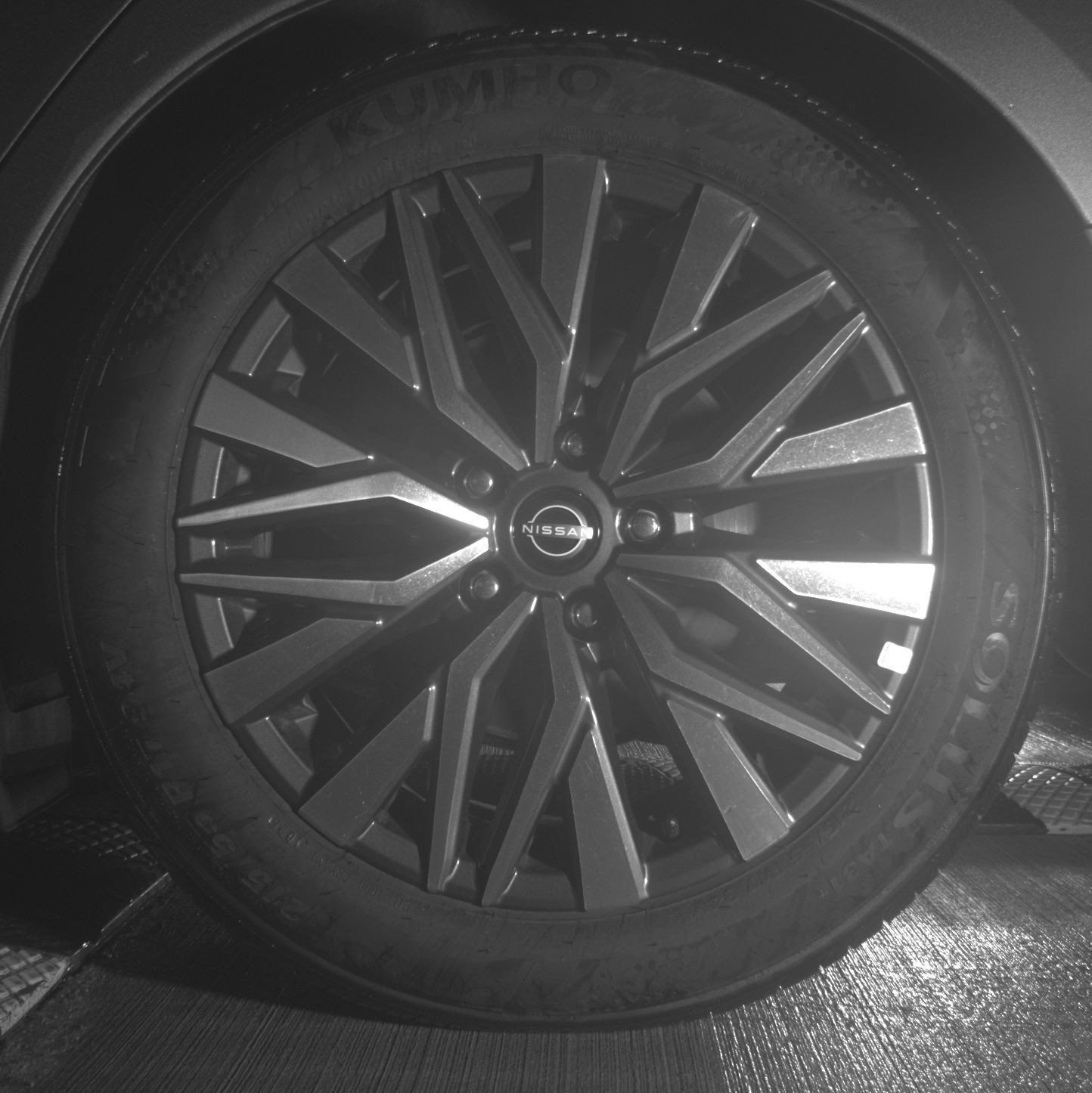 Used 2025 Nissan Altima 2.5 SV FWD image 13