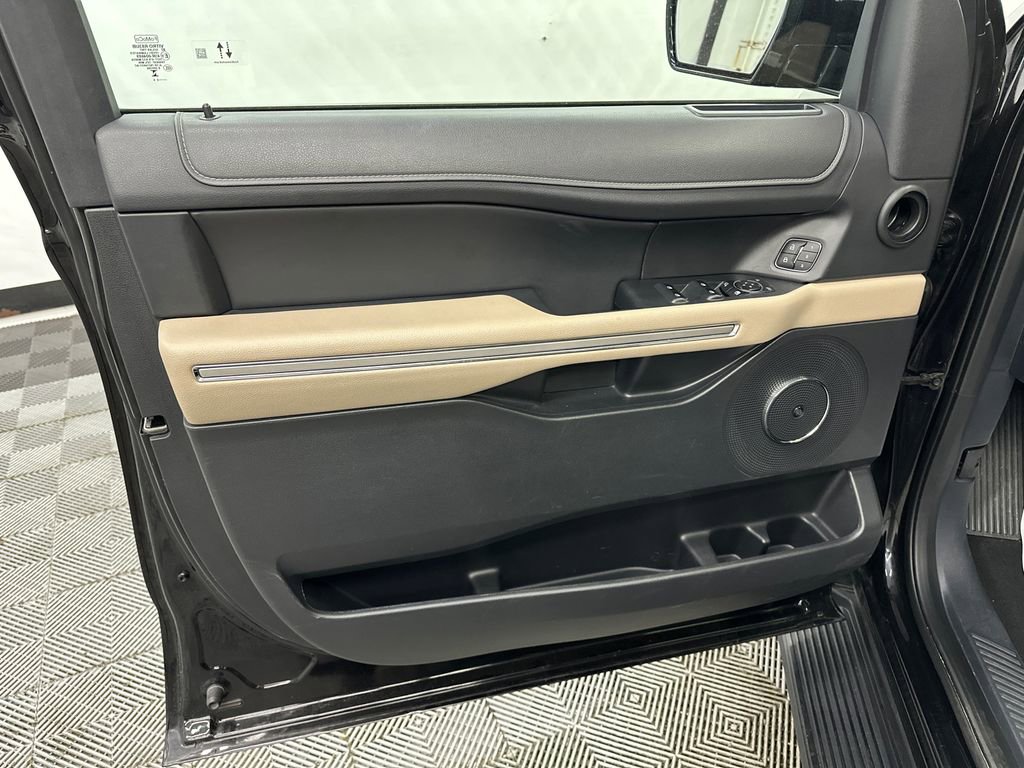 Used 2024 Ford Expedition Max Limited image 11