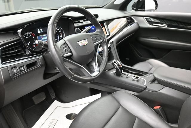Used 2025 Cadillac XT6 Premium Luxury AWD/4WD image 14