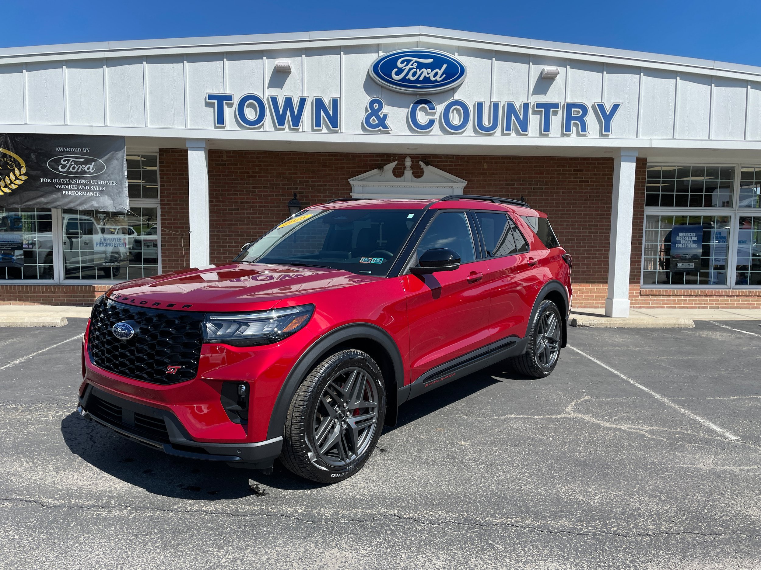 Used 2025 Ford Explorer ST w/ Sun And Sound Package