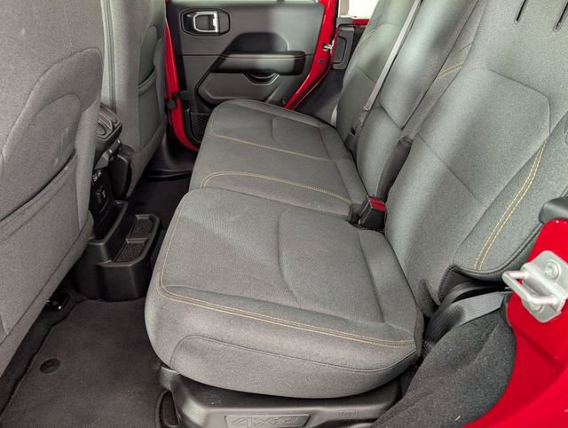 Used 2025 Jeep Wrangler Unlimited Sahara w/ Safety Group image 25