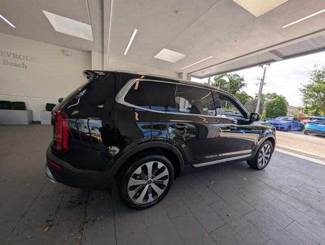 Used 2022 Kia Telluride EX w/ EX Premium Package FWD image 11