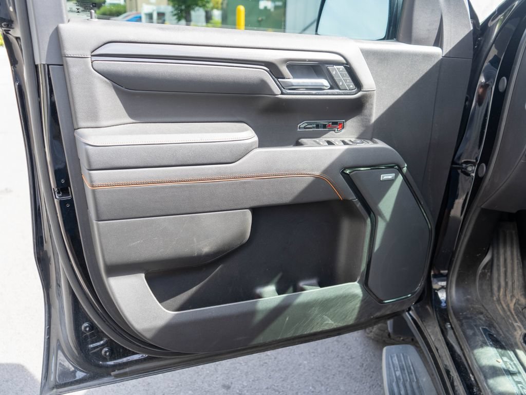 Used 2025 GMC Sierra 1500 AT4 w/ Technology Package AWD/4WD image 27