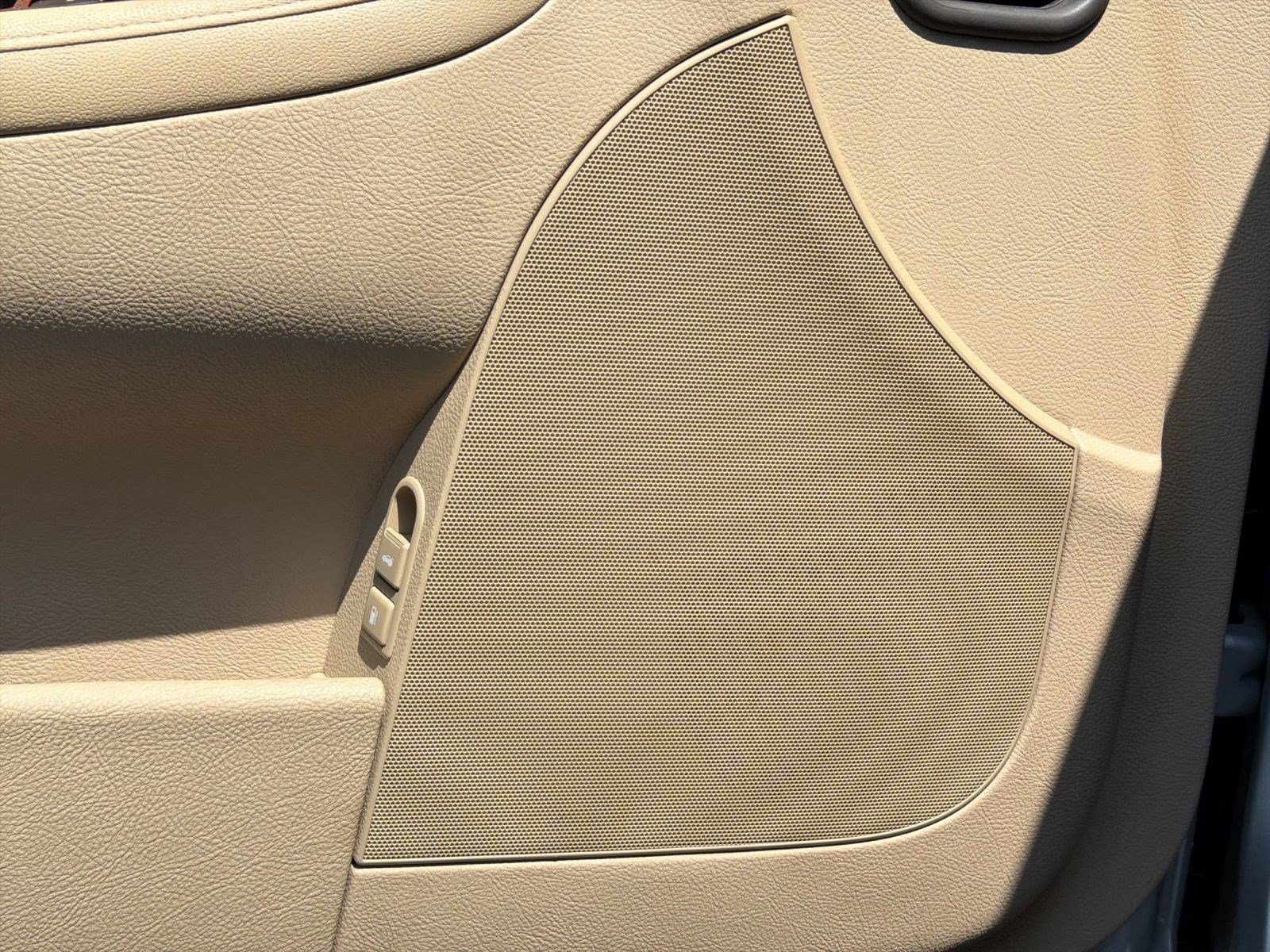 Used 2012 Hyundai Genesis 3.8 RWD image 22