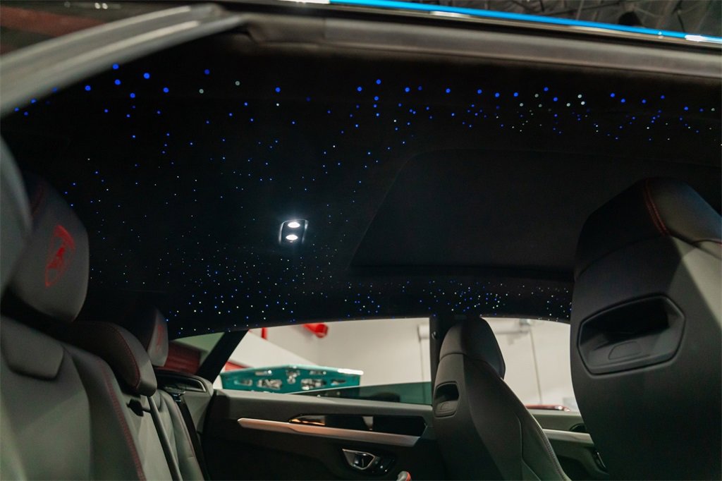 Used 2021 Lamborghini Urus image 11