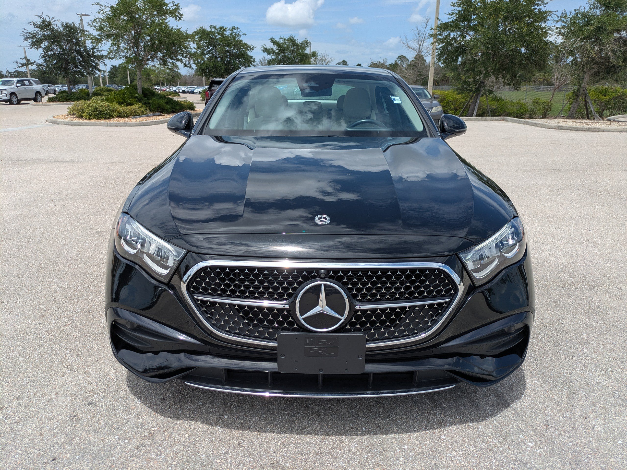 Used 2025 Mercedes-Benz E 350 4MATIC Sedan w/ Winter Package image 9
