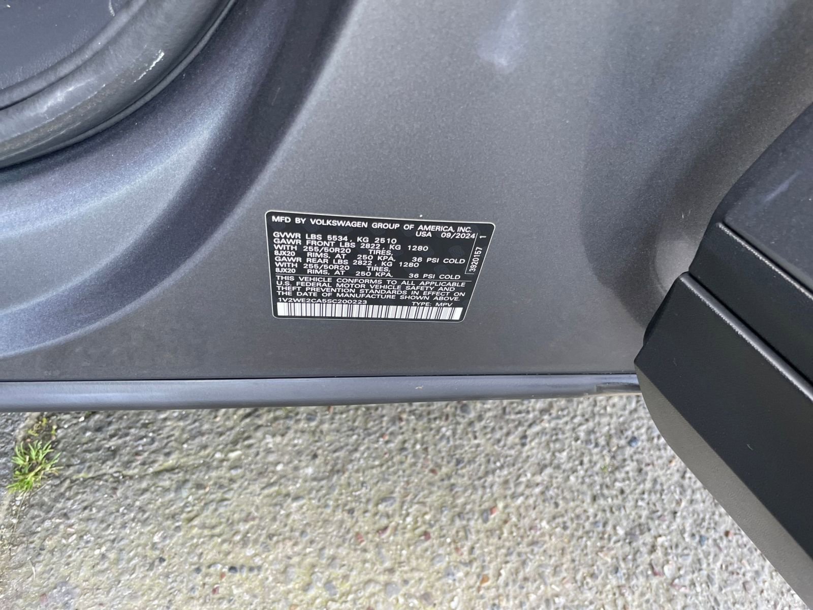 Used 2025 Volkswagen Atlas Cross Sport SE image 31