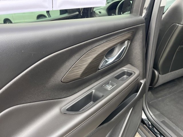 Used 2023 GMC Terrain SLT image 11