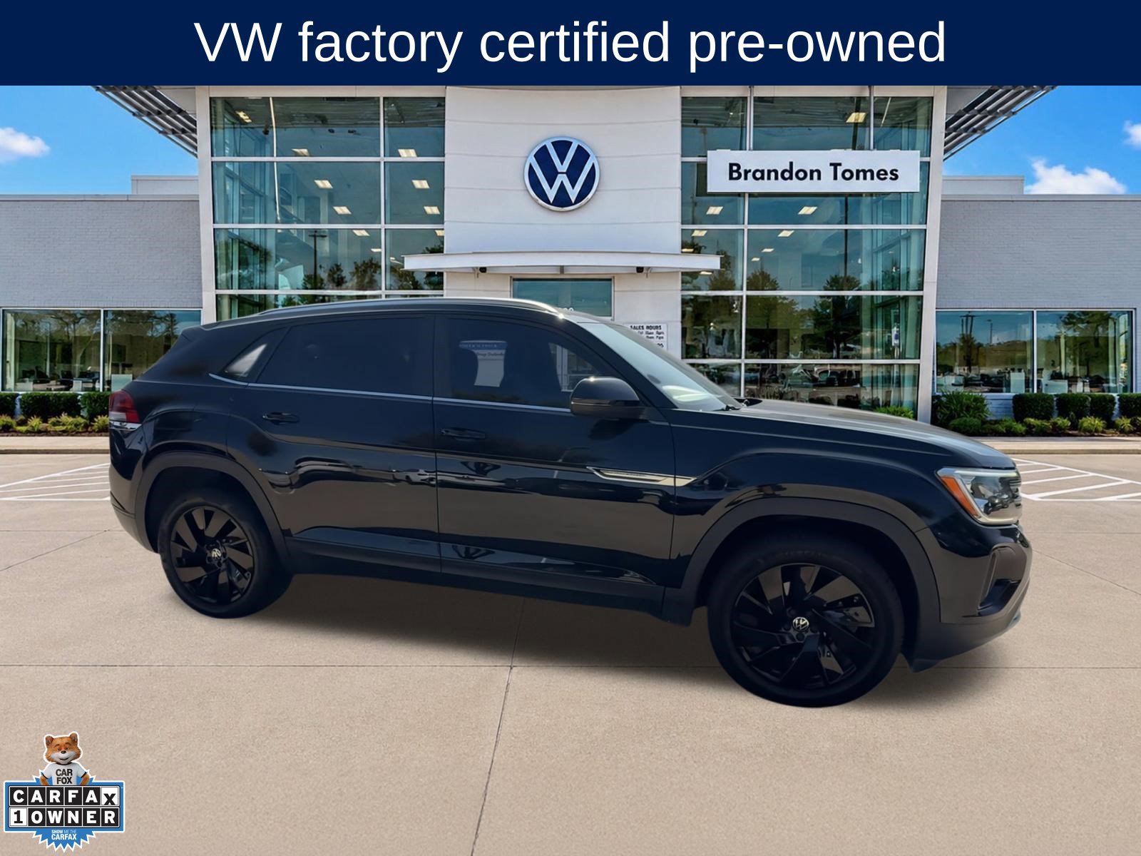 Used 2024 Volkswagen Atlas Cross Sport SE FWD image 2