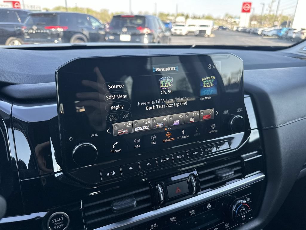 Used 2023 Nissan Pathfinder SL w/ SL Premium Package AWD/4WD image 16